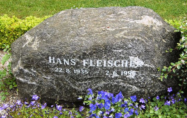 Hans Fleischers gravsten p Str Kirkegrd